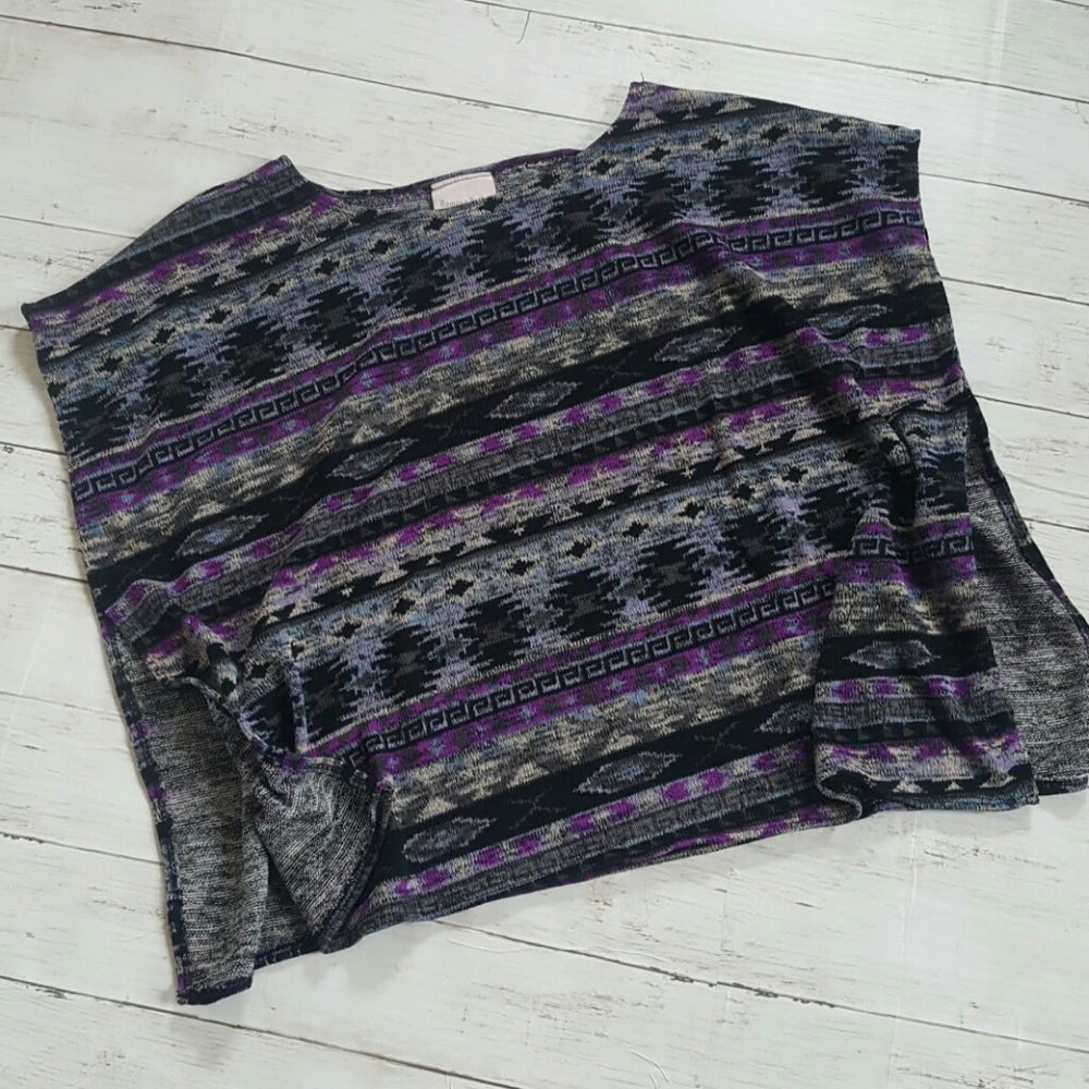 Romeo & juliet couture crop top tribal Aztec